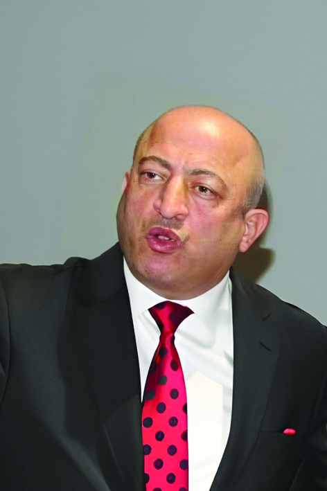 الدكتور محمد عثمان.
