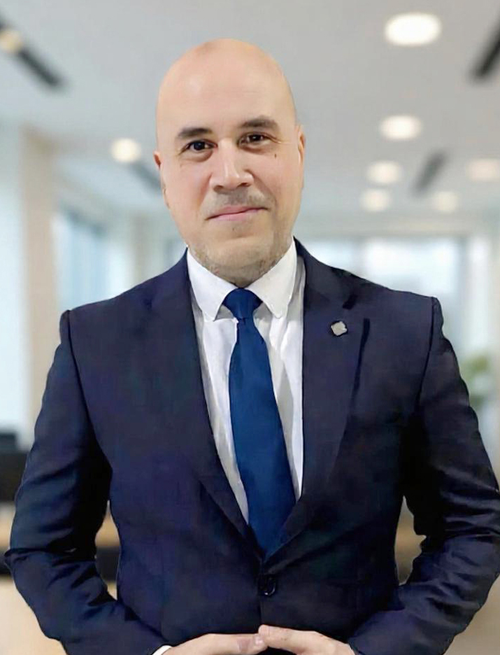 السيد رائد شريم