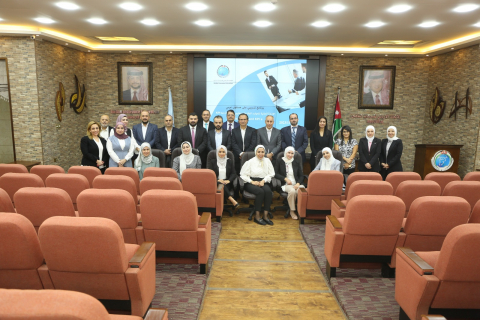 البرنامج السابع عشر على مستوى عربي بعنوان " الإدارة المالية للموارد البشرية ومعايير تقييم الأداء KPI’S - 2023/11/2-1